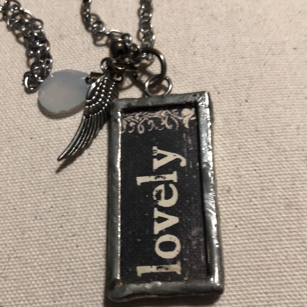 Long charm type necklace - Picture 2 of 4